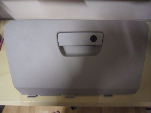 Glove box door vw routan 2011