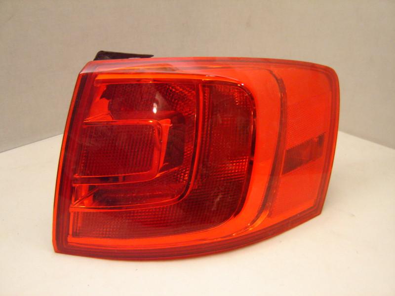 Volkswagen jetta right tail light 11 12 13 oem 