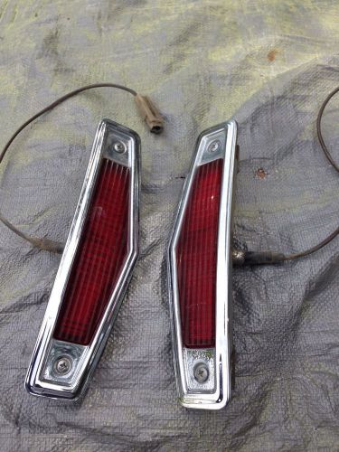 1968 cadillac left rear bumper marker light unit pair