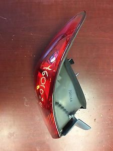 Hyundai elantra 2007 tail light left side