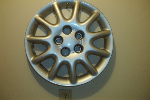 Oe 16 inch wheelcover, 1996-97 dodge intrepid, 11 slot, silver # 518