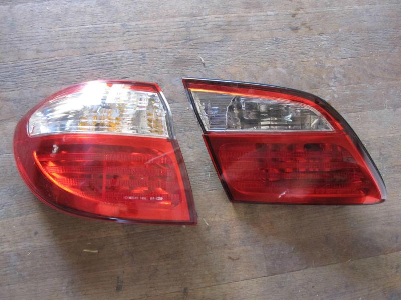 2000-01 infinity i35 left taillight and trunk light