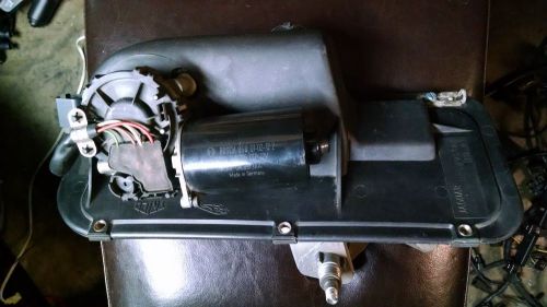 01 jaguar xj8 vanden plas windshield wiper motor  with arm