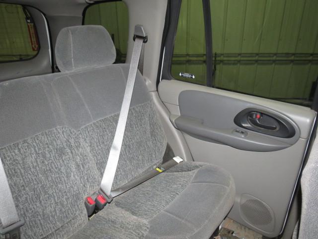 2002 chevy trailblazer rear seat belt & retractor only lh driver gray