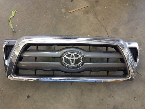 2010 toyota tacoma front grille