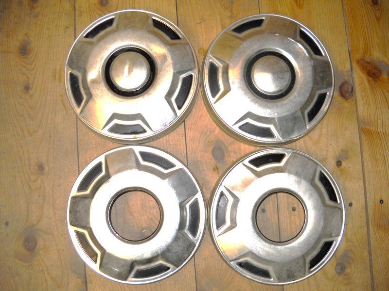 Hub caps ford pick-up truck f-150 4x4 80 81 82 83 84 85 86 set of 4