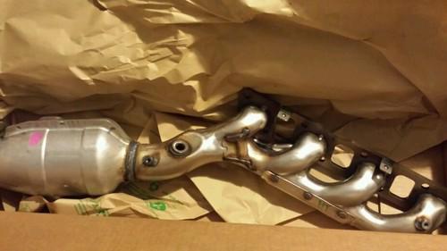 04-10 titan armada rh side exhaust manifold new oem