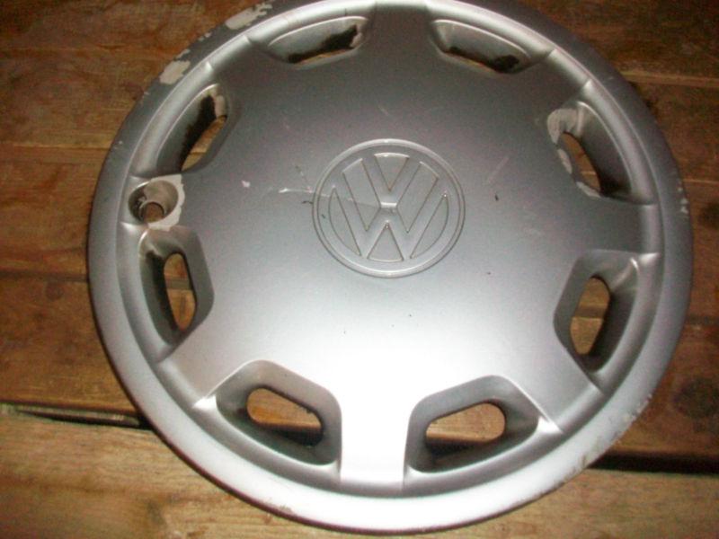 * 14 inch factory hubcap - volkswagon - jetta, rabbit, etc....- 1995-2001 ??