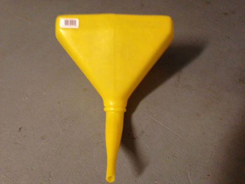 Scribner funnel 14&#034; d-shaped 45 deg. durable polyethylene yellow scr6115y