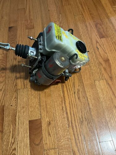 Oem 2001 2002 toyota 4runner abs brake booster pump assembly 47210-35040 aisin