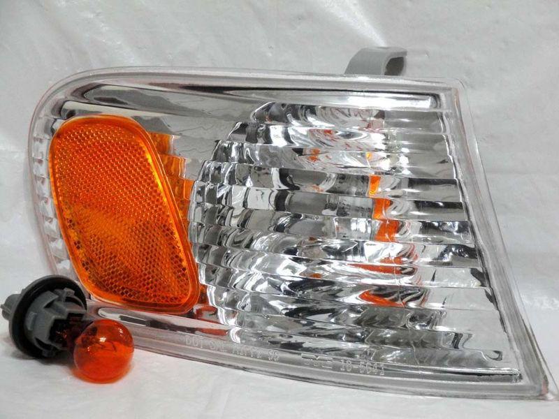 Toyota 01 02 corolla corner turn signal parking light lamp r h w/bulb new