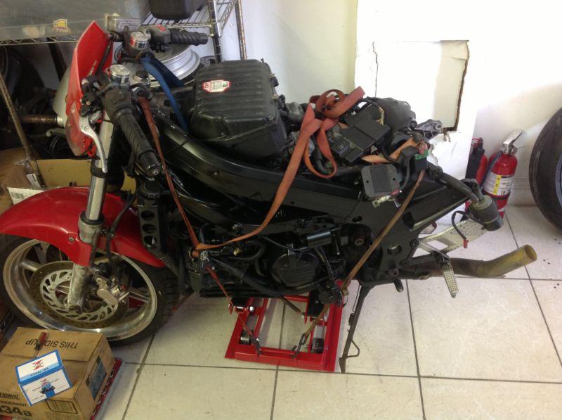 1991 honda vfr engine complete whit carburetor, cdi, coil,running 