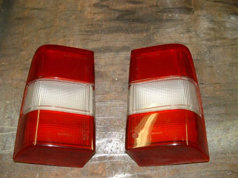 1994 -1998  850 volvo trunk lid lights