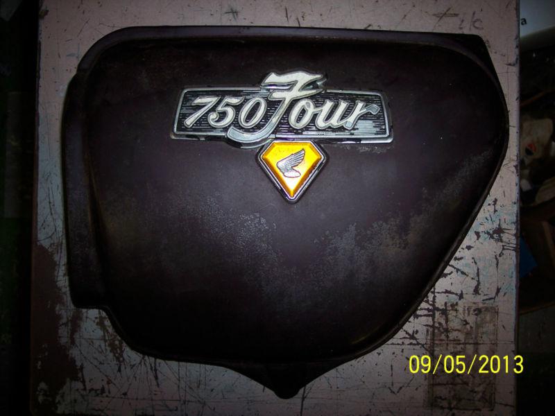 Early cb750 honda left hand side cover with emblems 