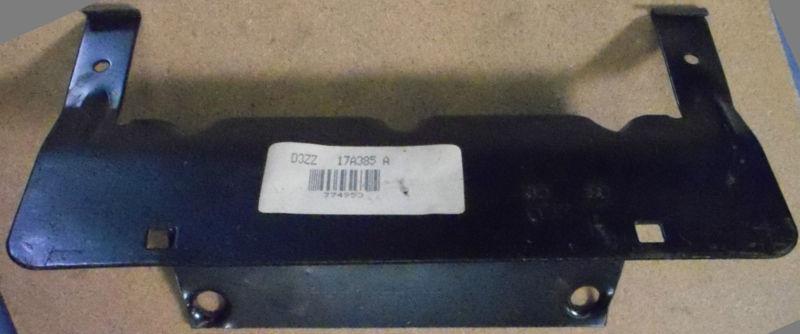 Nos d3zz 17a385 a 1973 mustang front license plate mounting bracket mach1