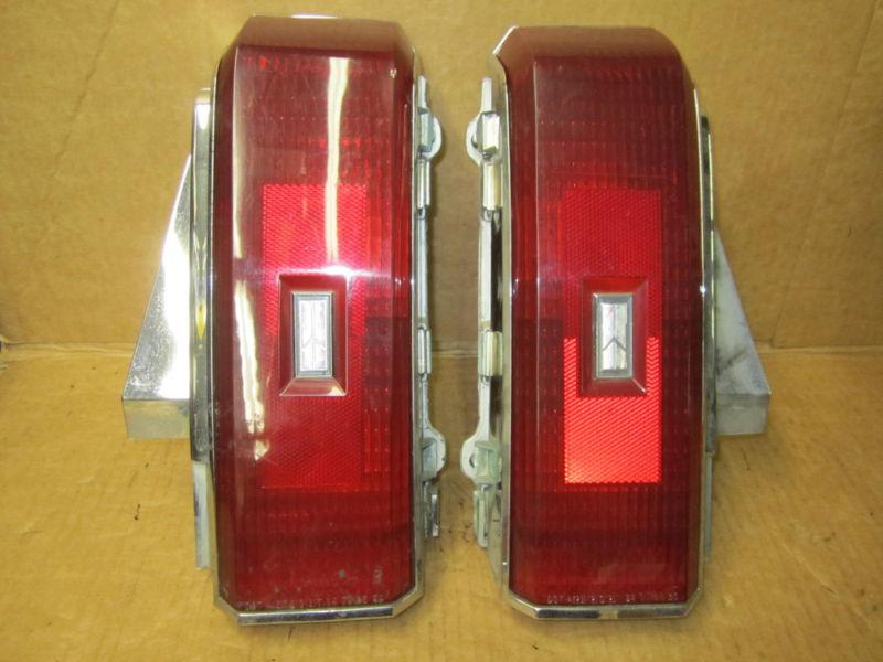 Olds oldsmobile cutlass supreme 2 door coupe 81-88 1981-88 tail light set rh  lh