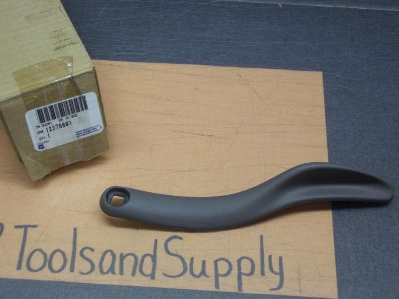 New genuine gm 12376891 handle