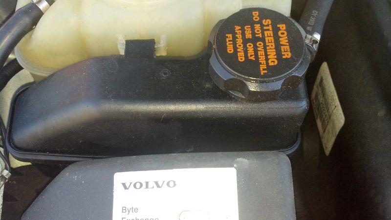 Volvo 30665496 power steering reservoir - used - 2000 s80 2.9