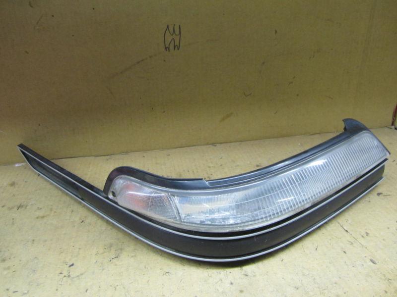 Toyota corolla sr5 2 door 88-91 1988-91 parking light turn signal w/ valance rh