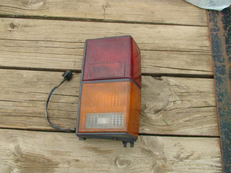 1987 jeep cherokee xj passenger side tail light 84-96