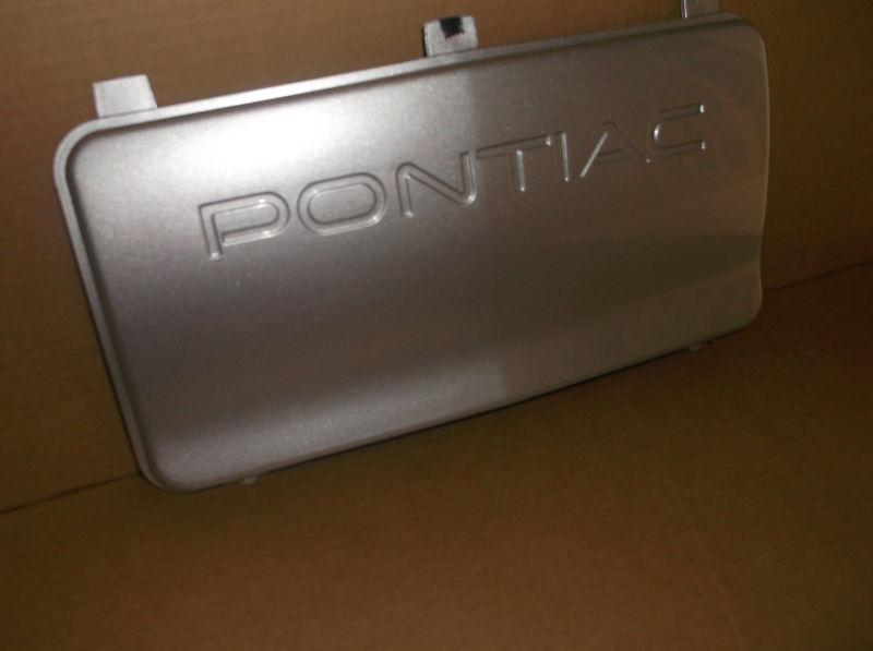 Pontiac grand prix front license plate delete filler / cover 1997 - 2003 silver