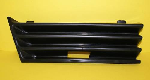 96-99 mercedes e-class w210 tow hook cover bumper trim