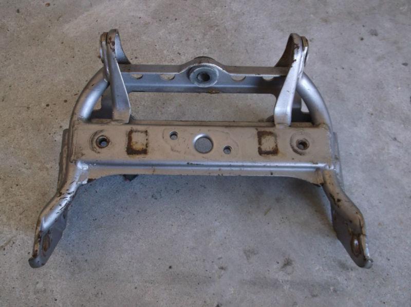 Zx7 zx7r subframe bracket 96-03