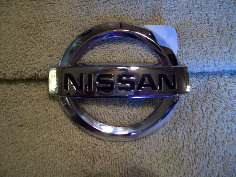 2008-2012 nissan altima trunk decklid emblem  oem