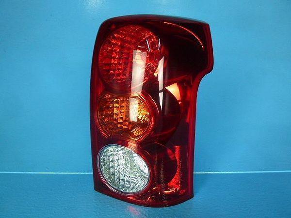 Toyota raum 2005 rear right combination lamp [6115500]