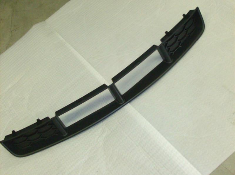 Ford mustang gt lower bumper grille  plastic insert new oem part 7r3z 17k945 ba