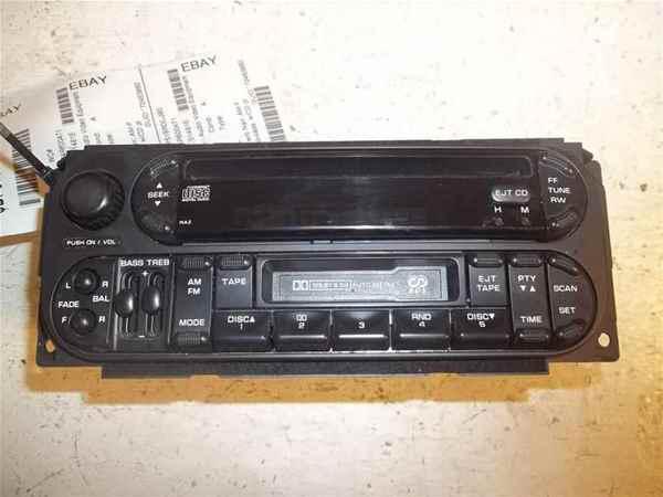 Caravan liberty ram dakota wrangler oem cass & cd radio