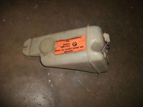 1987 bmw 535 is windshield wiper tank w/pump