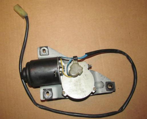 1981-83 toyota corolla wagon rear wiper motor 