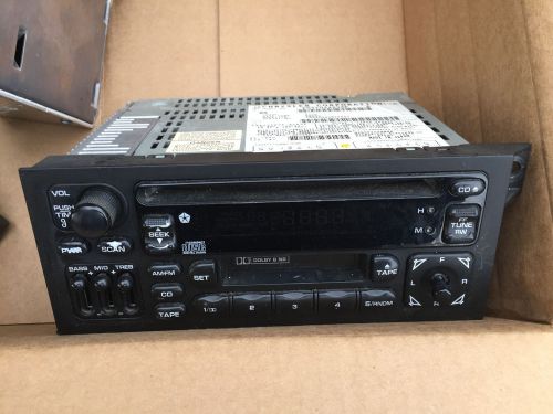 Chrysler dodge plymouth jeep 1984-2002 cd cassette player radio oem p04704383af