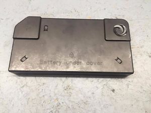 00-02 w220 mercedes s500 battery tray under cover plate charging a0005410005