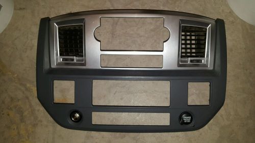 Dodge oem 07-09 ram 3500 instrument dash-center bezel 5kr601dhab make offer!!