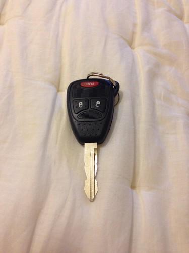 Dodge keyless key remote p/n 04589341ac ic 5461a-692427aa fcc id: 0ht692427aa