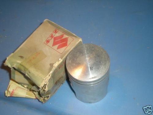 Nos suzuki piston 12110-17400