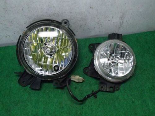 Daihatsu move 2000 right head light assembled [7710800]