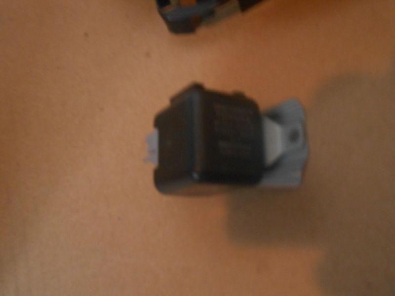 90-95 toyota 4runner circuit opening fuel pump relay 85910-35010 