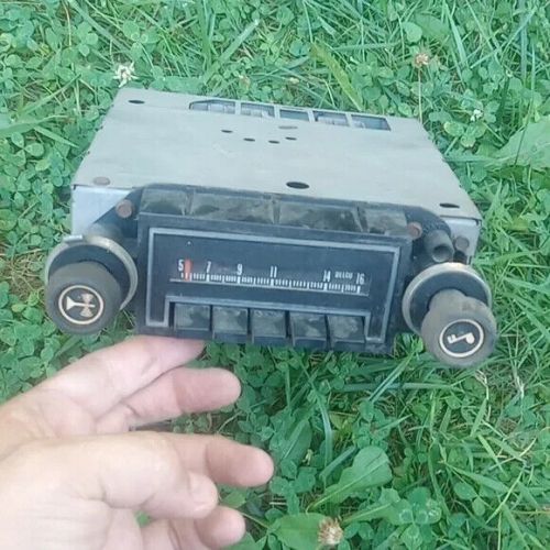 Delco am radio model # 7933641 service # 60hpb1  untested