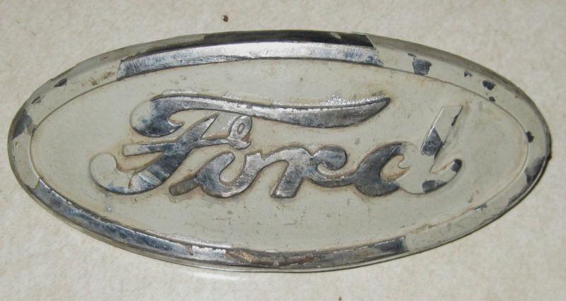 Ford grille emblem