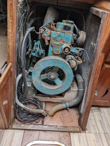 Sailboat inboard volvo md 7a diesel engine