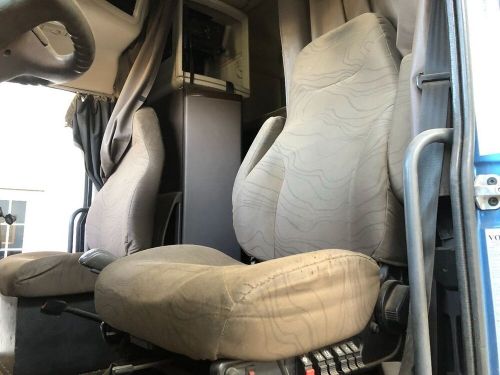 Volvo vnl tan cloth air ride seat - used