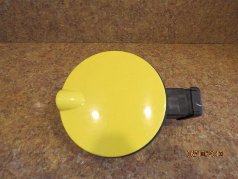 00 01 02 03 04 05 ford focus fuel gas filler door yellow