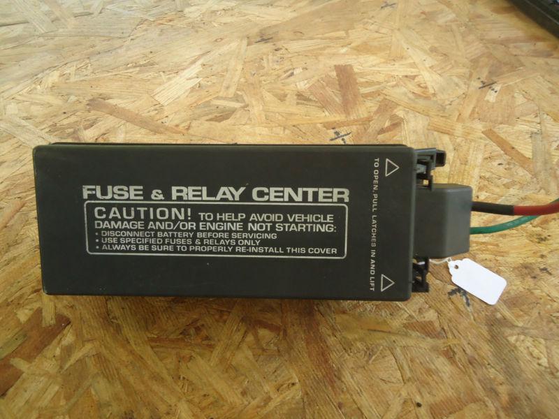 Fuse & relay distribution center block & lid under hood caravan 96-2000 05043