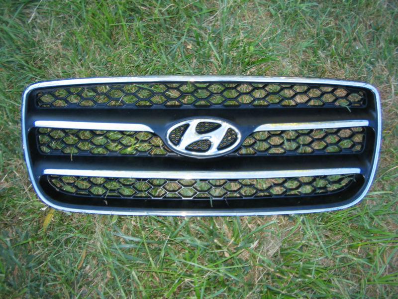 07 08 09 hyundai santa fe front bumper upper grille grill oem