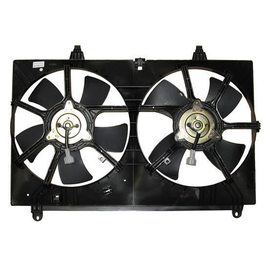 Dual radiator cooling fan assembly