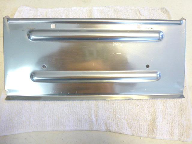 61 front  nos 1961 chevrolet front bumper center insert !!!