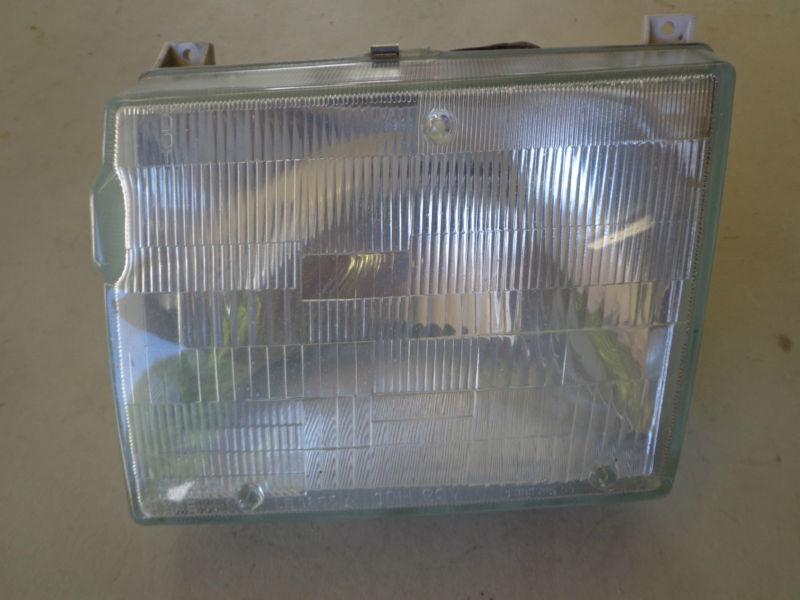 87 88 89 90 mercedes w124 300d 300e left  headlight globe 